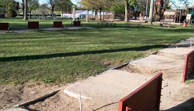 Horseshoes & Volleyball